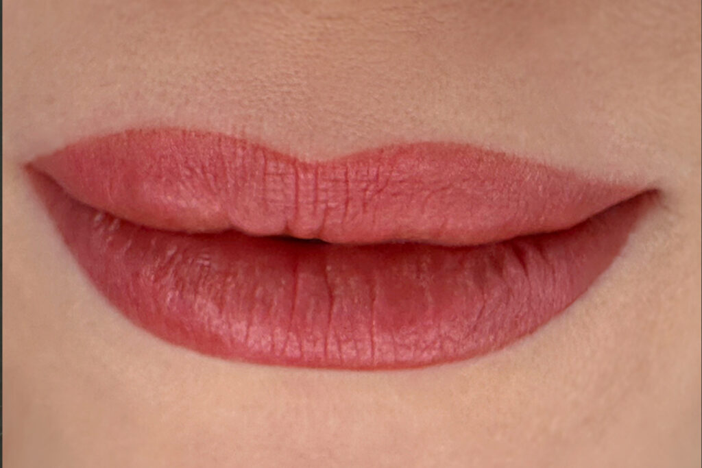 Lipblush and lipstic semipermanent makeup tattoo in Lucerna