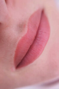 Permanent makeup Lipblush lips tattoo in Luzern.